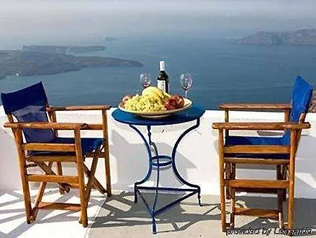 Anita's 3* Santorini Island